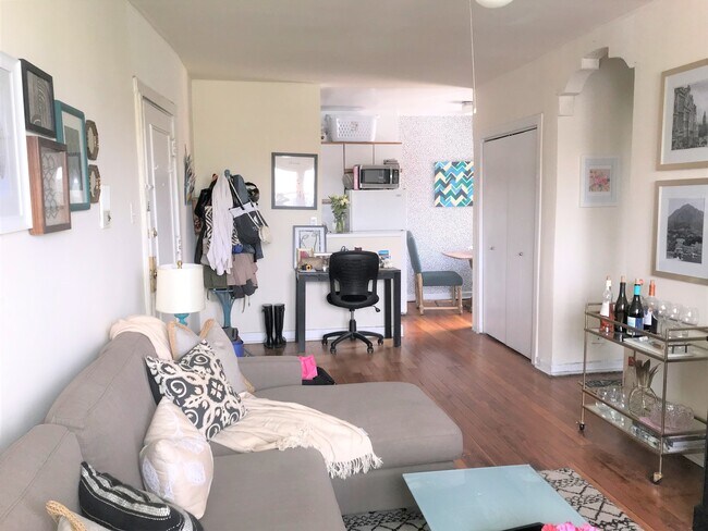Foto del edificio - 644 W Wrightwood Ave
