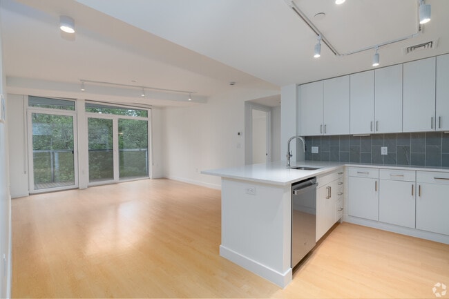 Building Photo - 605 Concord Ave