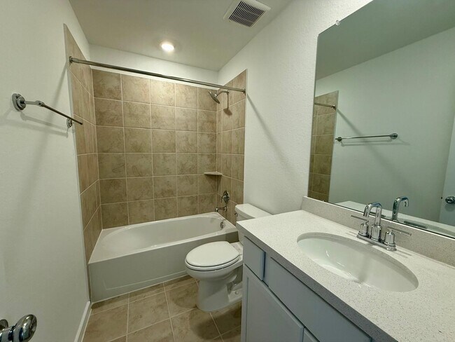 Foto del edificio - 22142 Ingham Blf Ln