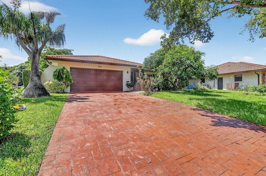 Primary Photo - 328 NW 42nd St