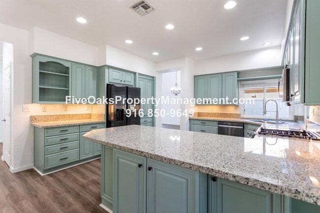 Building Photo - 112 Elkins Cir