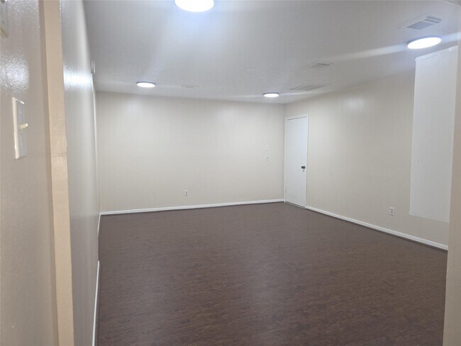 Foto del edificio - 1907 Summerfield Pl