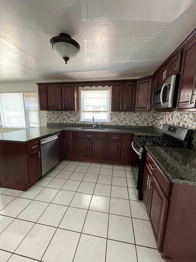 Foto del edificio - 8624 W Carmen Ave