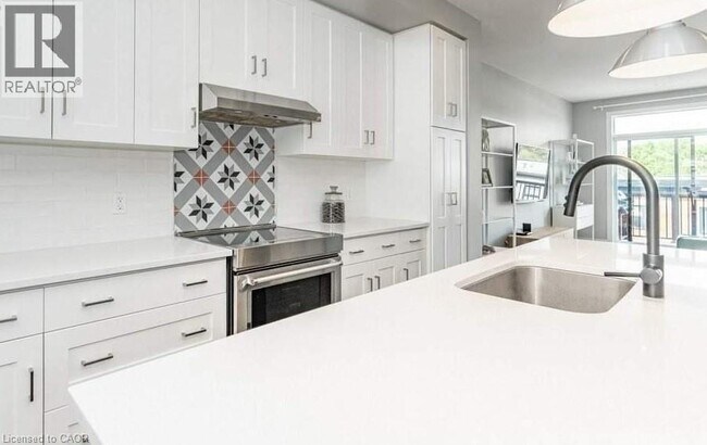 Building Photo - 60 Arkell Rd