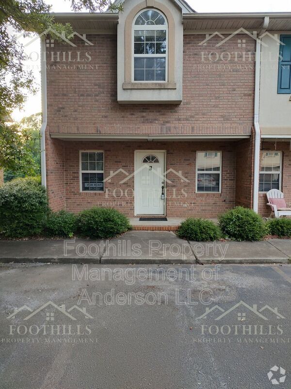 Building Photo - 409 A Nelson Dr