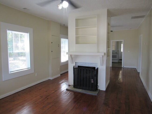 Foto del edificio - Cute 2 BR/ 1 BA in North Forsyth!