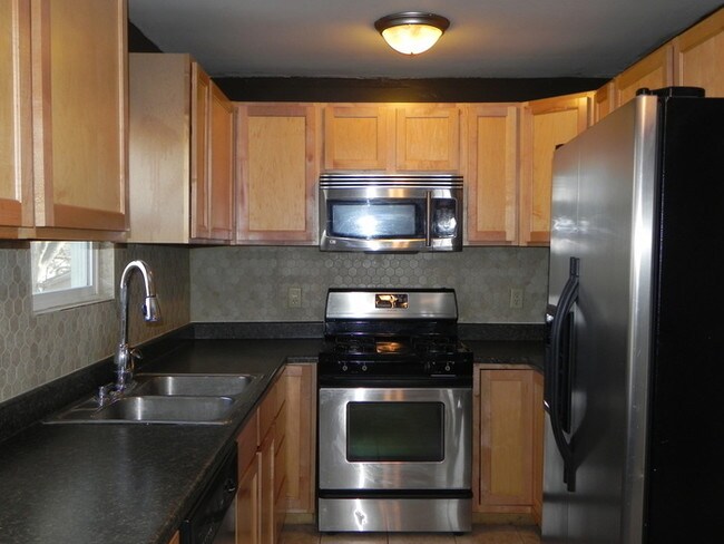 Building Photo - 12 W Pocahontas Ln