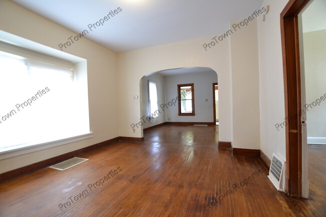 Foto del edificio - 10 Boulder Ave