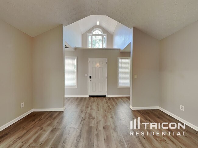 Foto del edificio - 1512 Riverglen Dr
