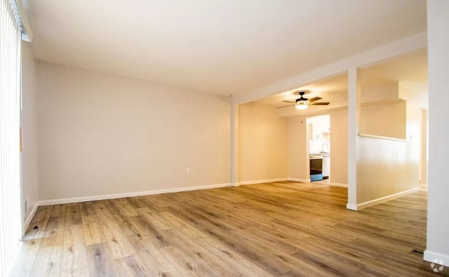 Building Photo - 16703 Chowning Ct