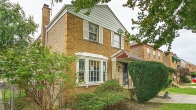 Building Photo - 7609 S Hoyne Ave