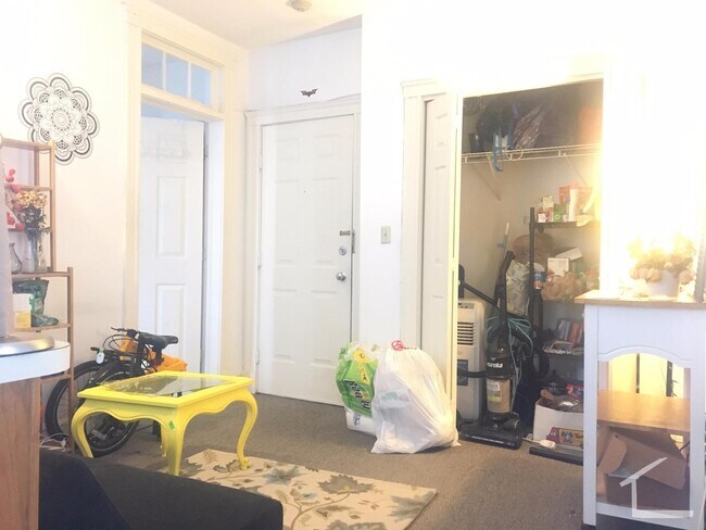 Foto del edificio - 833 Beacon St