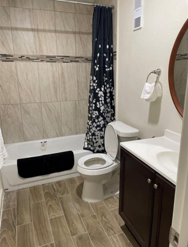 Foto del edificio - 9350 Country Creek St