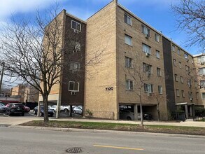 Building Photo - 7320 N Rogers Ave