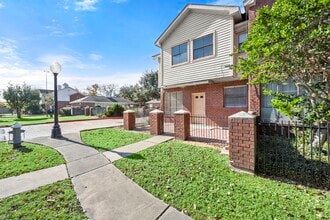 Building Photo - 1103 Dulles Ave