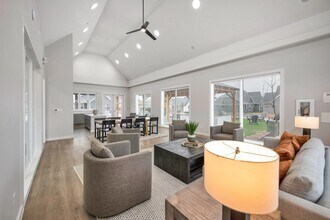 Building Photo - 10105 Danielson Grv Dr