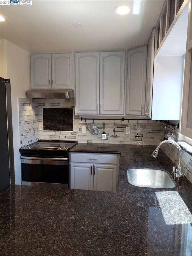 Building Photo - 40292 Santa Teresa Common