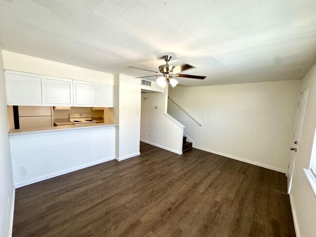 Foto del edificio - 8915 McPherson Rd