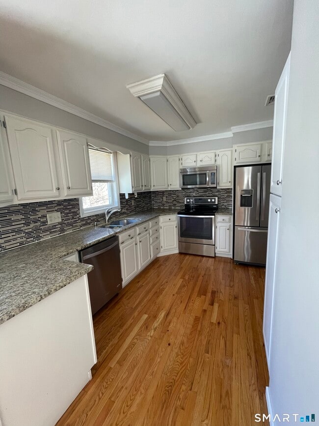 Building Photo - 26 Tamarack Cir