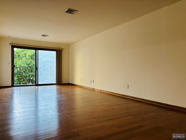 Building Photo - 314 Palisade Ave