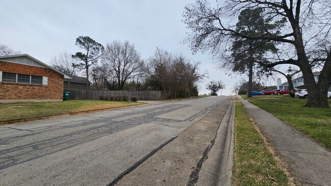 Foto del edificio - 2115 Glenwood Ln