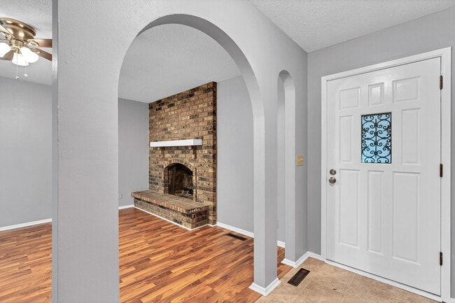 Foto del edificio - 1306 Brookfield Ln