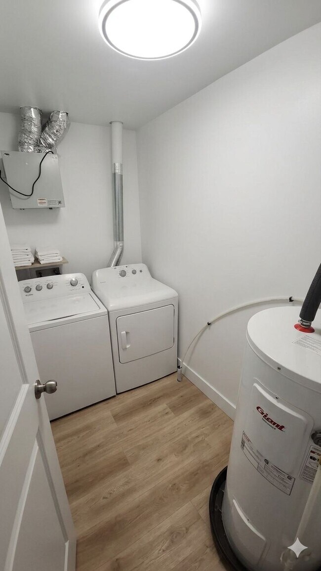 Photo du bâtiment - 7 Charlton Ave