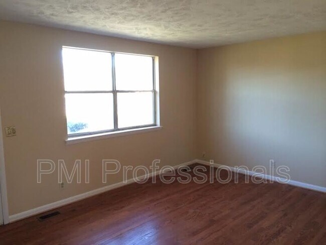 Foto del edificio - 6034 Creekmont Dr