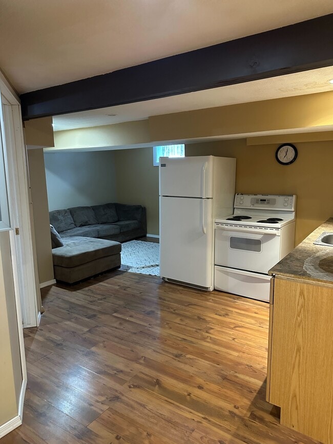 Building Photo - 11 Krivel Crescent