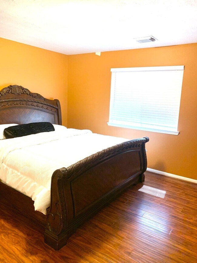 Foto del edificio - 16523 Terrace Hollow Ln