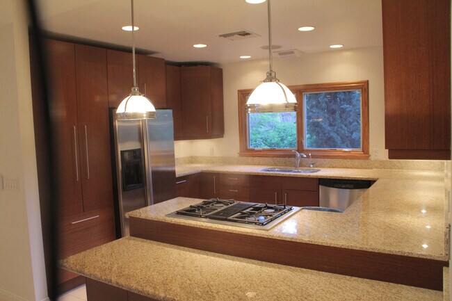 Building Photo - 3144 Ellington Dr