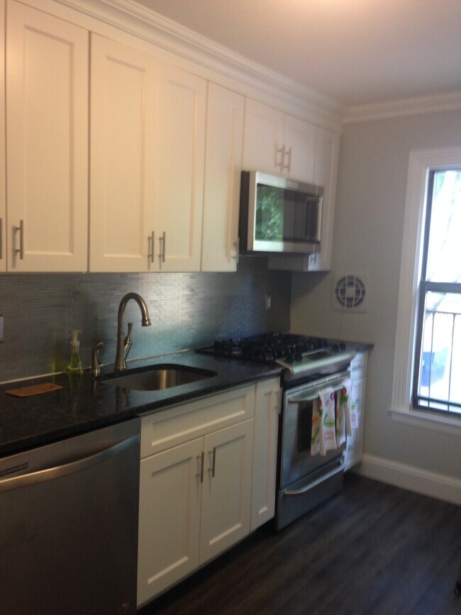 Building Photo - 51b Sandra Cir