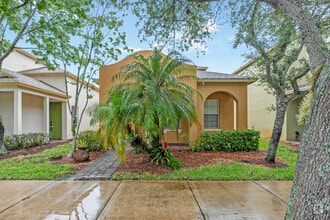 Building Photo - 2567 SE Ruskin Dr
