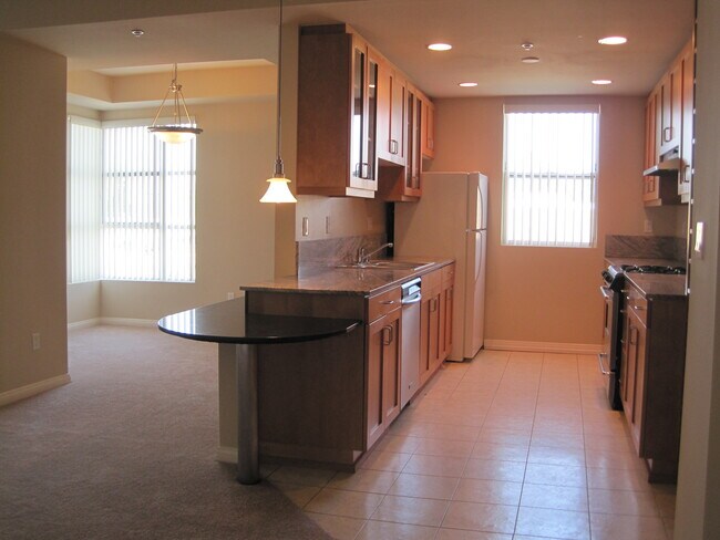 Foto del edificio - 10625 Valley Spring Ln