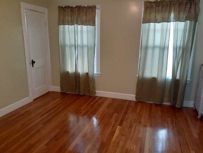 Bedroom - 32 Concord Ave