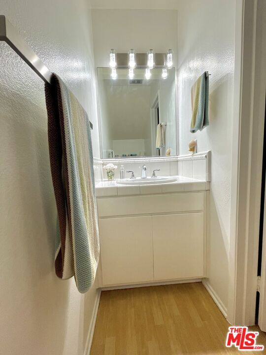 Foto del edificio - 271 S Ventura Rd