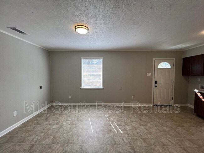 Foto del edificio - 599 Semple Ave