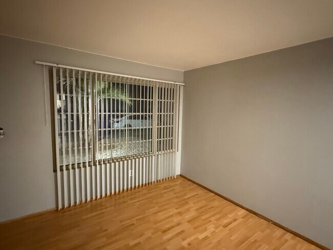Foto del edificio - 558 Madrona St