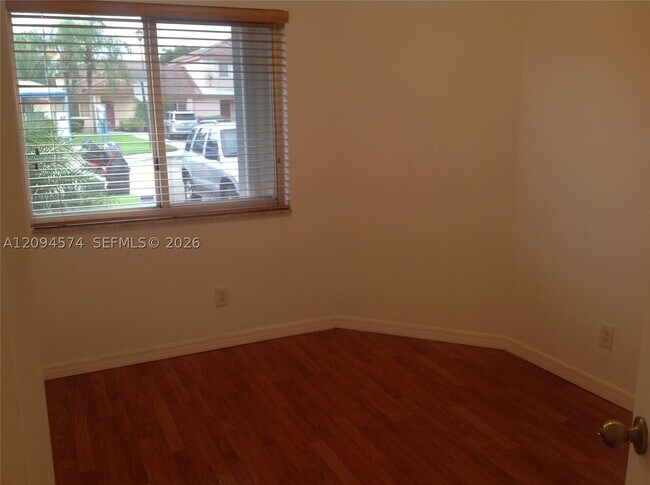 Foto del edificio - 606 NW 208th Way