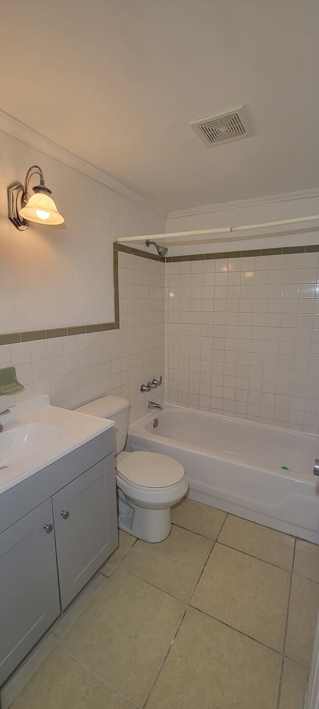 Building Photo - 4623 Alma St
