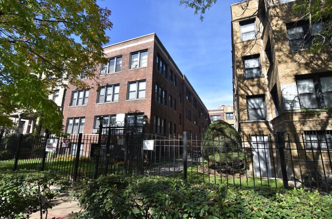Building Photo - 716 W Grace St
