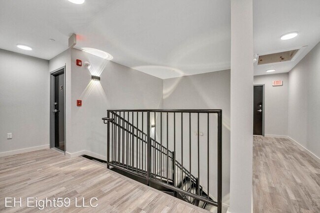Building Photo - Large one Bed First Floor