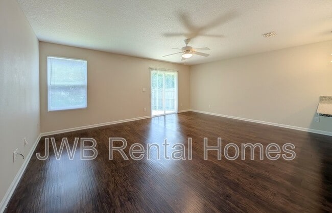 Building Photo - 7147 Alton Ave