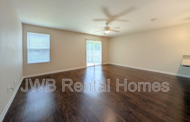 Foto del edificio - 7147 Alton Ave
