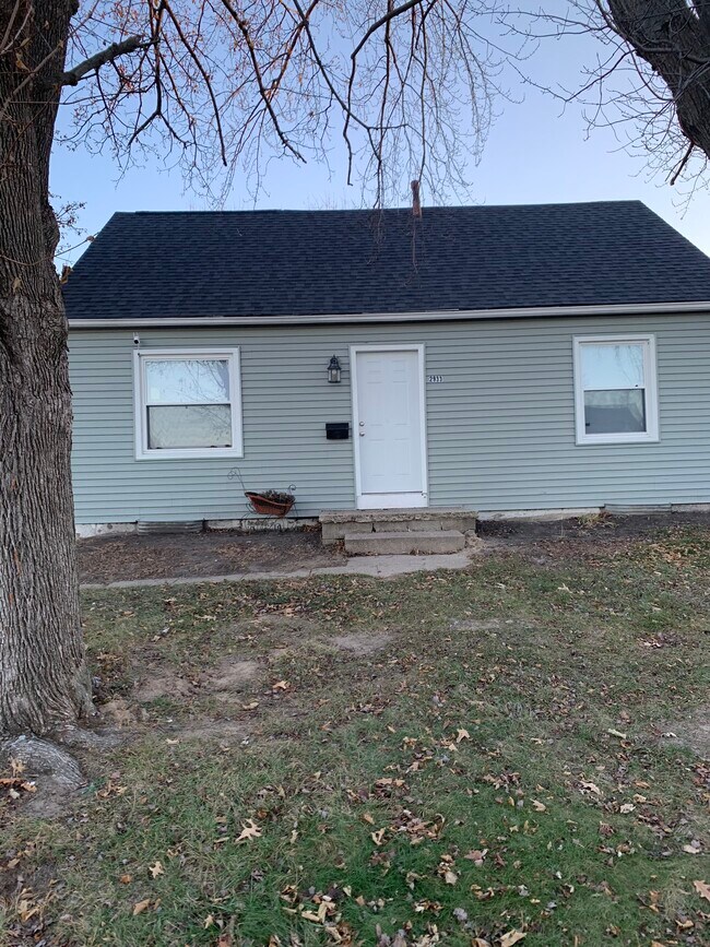 Foto del edificio - 2933 Meadowbrook Dr SE