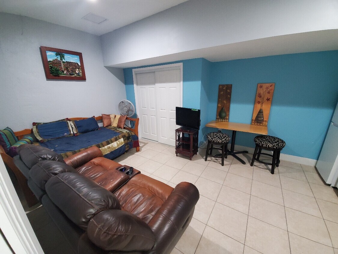 16025 SW 53rd Ter Unit efficiency, Miami, FL 33185 Apartments in