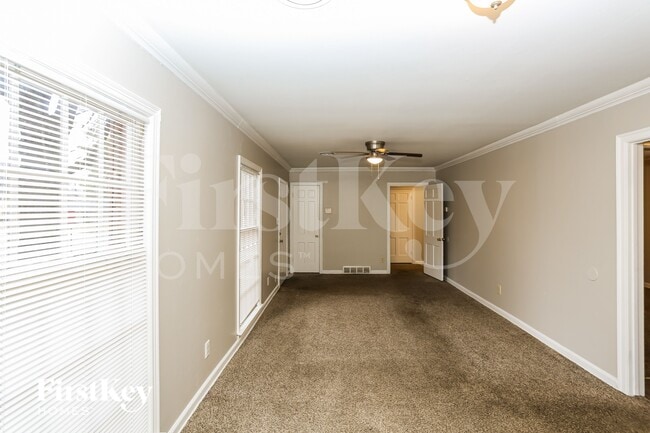 Foto del edificio - 3900 Hermitage Dr