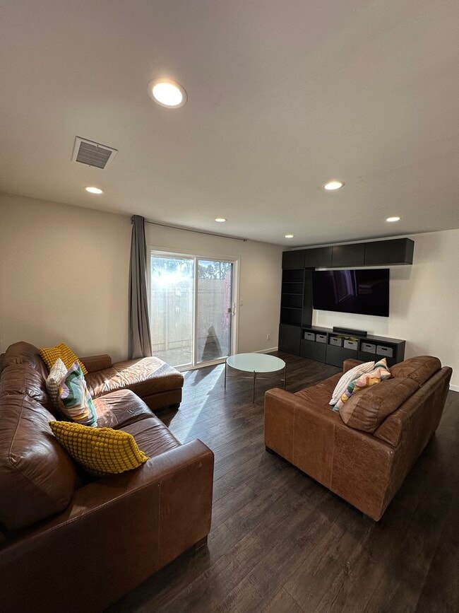 Foto del edificio - 7775 Camino Glorita