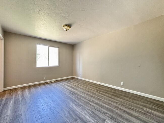 Foto del edificio - 10330 Flatland St