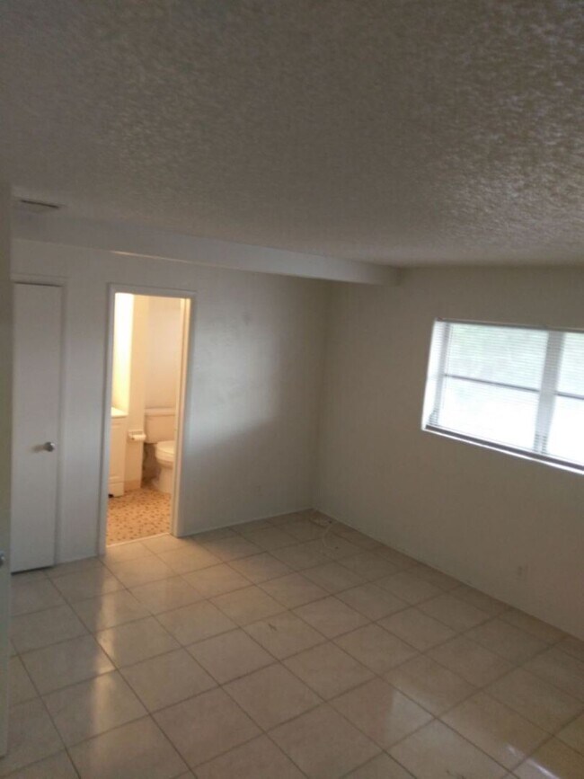 Foto del edificio - 4320-4332 SW 6th St